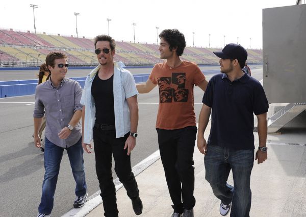 np122314_entourage_article